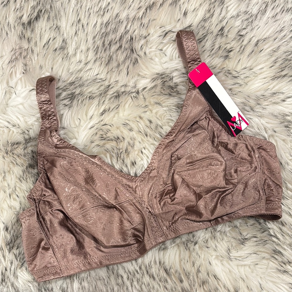 ✨2/$20✨ NWT BODY NATURALS Floral Wirefree Bra